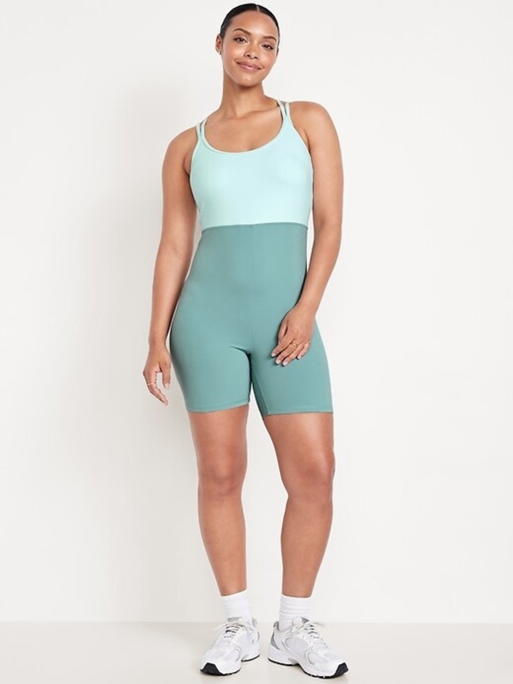Old Navy Studio Smooth Athletic Performance Wear Bodysuit 5” Inseam Size MP NWT